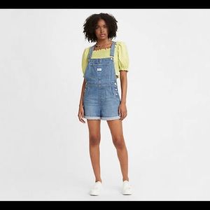 NWT Levi’s Shortalls